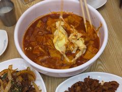 -火鸡爪东大门猎奇炒年糕