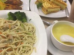 -佰搭果·广式茶餐厅(西华路店)