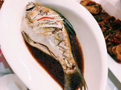 葱烧武昌鱼-亢龙太子酒轩(东湖店)