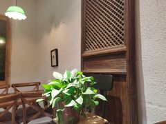 -猫爷的腔调·黔小馆(交大医学住宅区店)