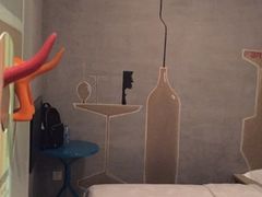 -卡罗酒店(东门晒布地铁站店)