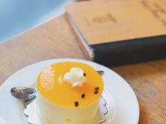 Passion&nbsp;Fruit&nbsp;Cake-Trung Nguyen Café Legend