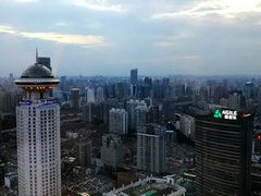 -上海滴水湖皇冠假日酒店