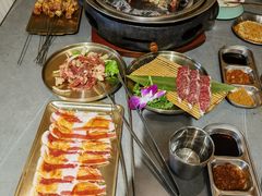 -围炉肉舍丹东海鲜烤肉·烤活鳗(步行街店)