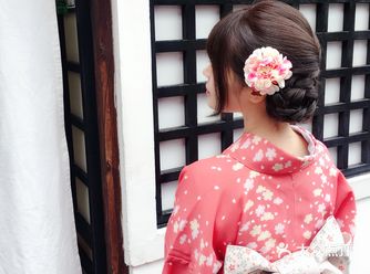 来到京都，一定要体验一下和服，清水寺是很适合穿和服的