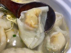 蟹粉菜肉大馄饨-馋三尺蟹粉小笼(人民广场店)