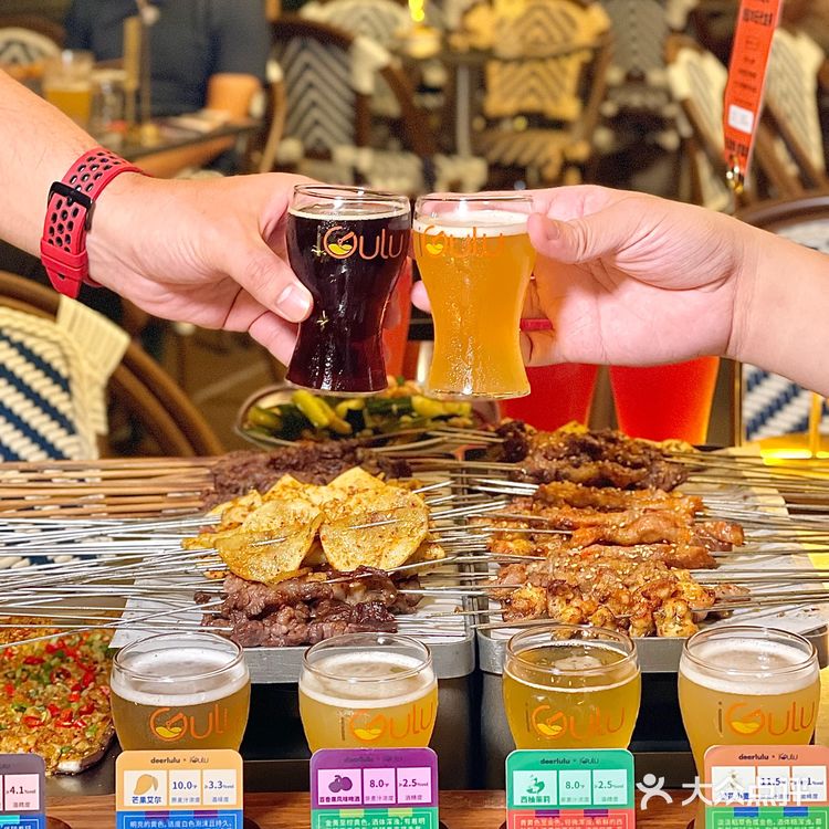 深圳开到凌晨两点的氛围感烧烤酒馆……