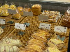 -顶东面包花园·生日蛋糕(世博店)