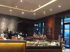 面包甜点陈列柜-星巴克臻选(广州二沙岛文立方店)