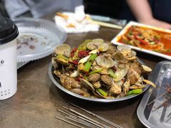 隔壁店的辣炒花蛤-清真·马峰烤肉(小学习北巷店)