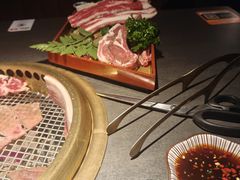 -铭牛烧肉·和牛海鲜自助(高新月牙湖店)