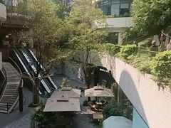 -瑞虹新天地月亮湾