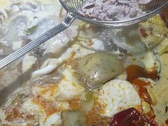 -洱火云南酸菜牛肉火锅(石景山当代商城店)