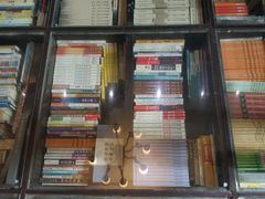 -钟书阁(松江泰晤士小镇店)