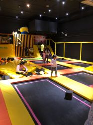 -蹦蹦跳跳(新奥购物中心店)
