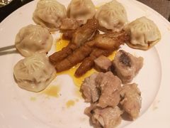 -大中华希尔顿酒店-念自助餐·嗨啤·小龙虾