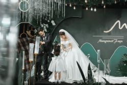 -MECCI婚礼摄影跟拍(红东方广场店)