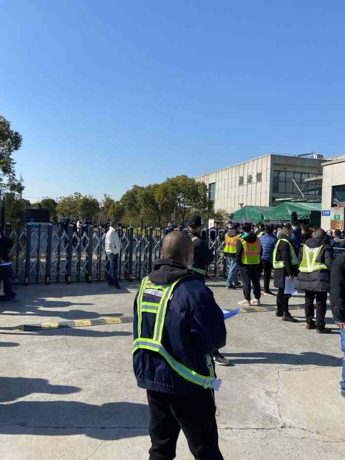 曹路体育中心-"今天心情特别的好 ,因为终于完成了打疫苗.