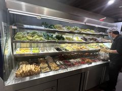 -愉肴麻辣香锅(中山路店)