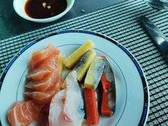 -亚洲国际大酒店·云顶阁旋转自助餐厅