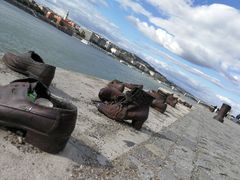 -多瑙河畔鞋履雕塑