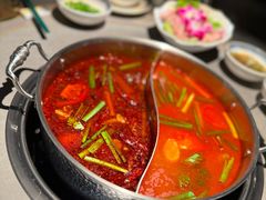 -伴山牛贵州黄牛肉火锅·苗疆非遗艺术餐厅(上海首店)