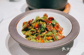 Spicy Stir-fried Beef Shank