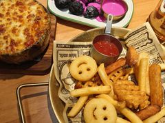 -Dragon Pizza•圆脸龙披萨·牛排餐厅
