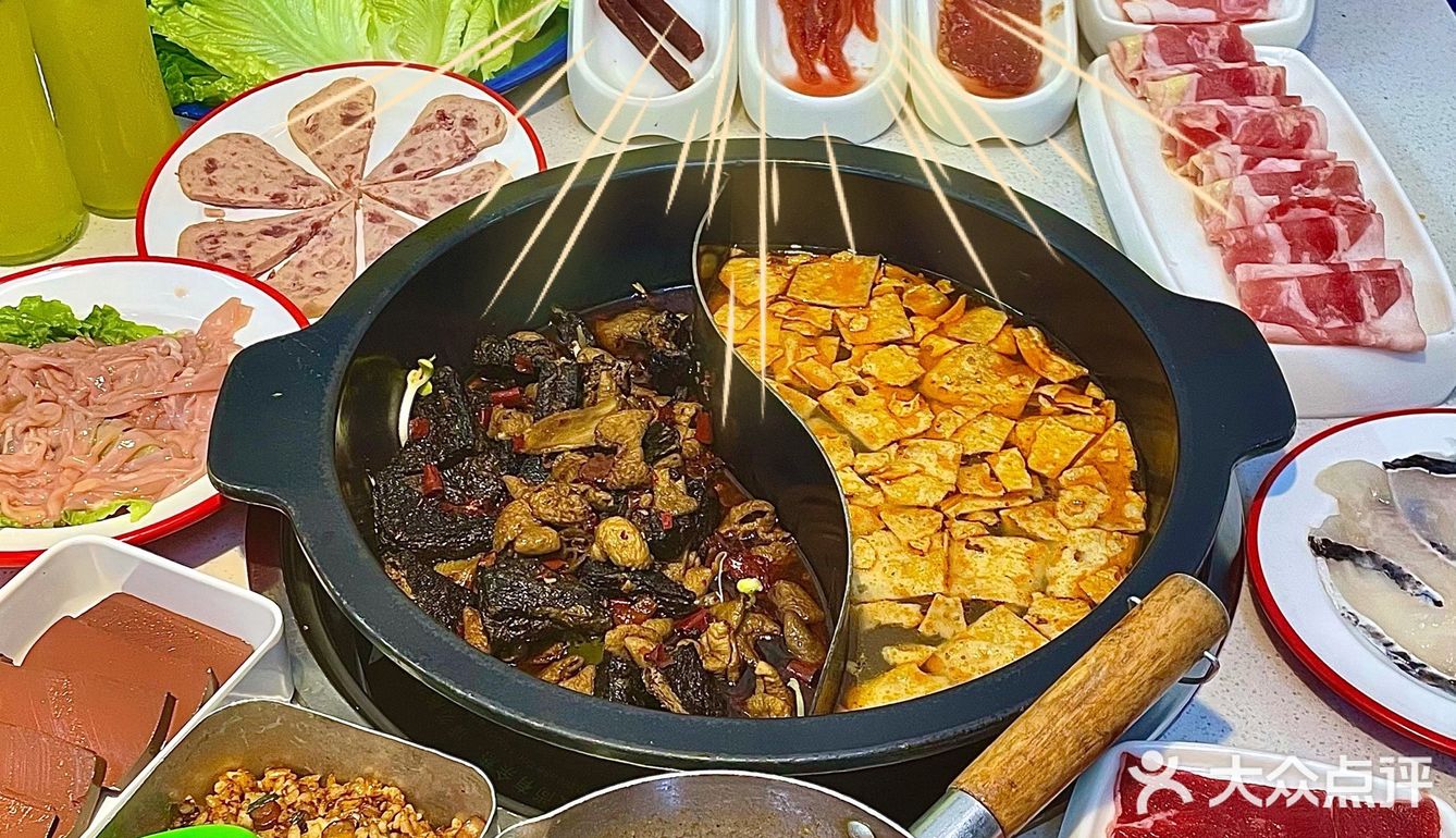 杭州首家双臭火锅 料太足啦