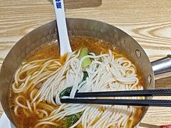 -魔都三兄弟酸辣粉·蘸卤炸串(虹桥万科店)