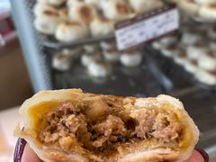 小龙虾鲜肉月饼-长发西饼(临顿路店)