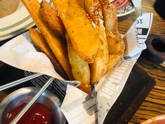 -I HOLIC艾豪丽披萨(KKone店)