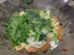 -姚记抚仙湖石锅鱼庄