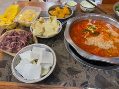 -黄利砖万峰林布依特色酸笋牛肉馆
