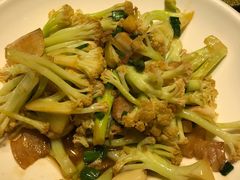 五花肉烧有机花菜-肖记公安牛肉鱼杂馆· 省级非物质文化遗产(仁和路店)