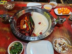 骨汤牛油鸳鸯锅-重庆袁老四火锅(武进万达店)