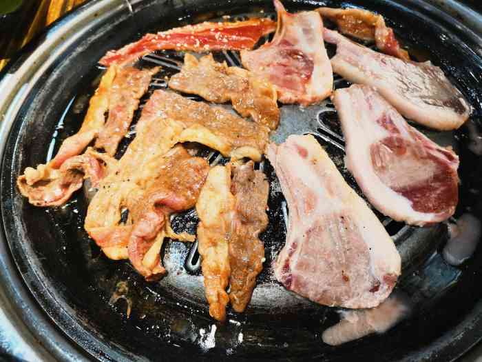 莱真牛炭火烤肉(元一名城店)