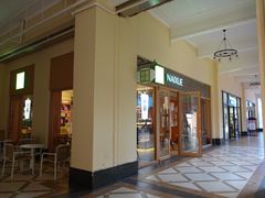 -王府井奥莱临潼小镇(临潼店)