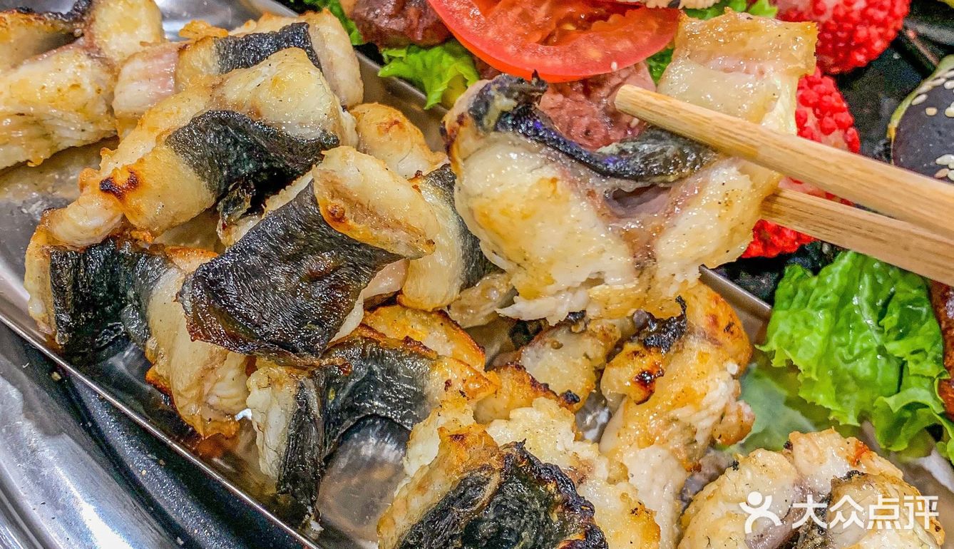 天津烤肉店内卷王‼️Diy小汉堡,芝士条爆好吃