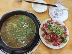 -榕江牛瘪牛肉火锅