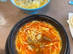 -灵芝妹子海鲜米线(香炉礁山姆店)
