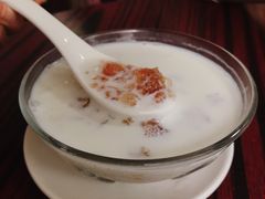鲜奶炖桃胶雪燕-周大娘牛乳(旧寨古村总店)