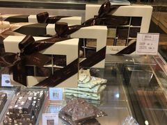 -VENCHI 闻绮(北京国贸商城店)