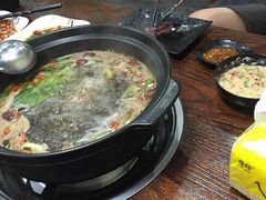 -陆记牛庄·碳锅龙虾烧烤(爱上花园店)