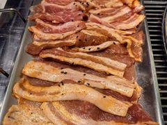 -山野的朋友露营炭火烤肉