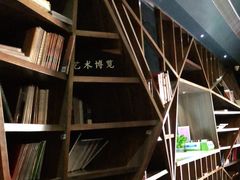 -钟书阁(松江泰晤士小镇店)