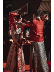 点击看大图 -Renee芮亦婚纱