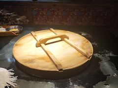 -鱼窝棚柴火铁锅炖(富山屯店)