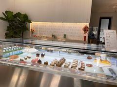 面包甜点陈列柜-LING 法式甜品(茂名北路店)