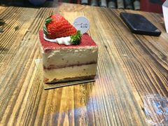 -花食间餐吧(远大购物中心群力店)